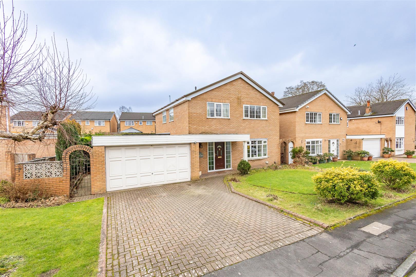 4 bed property in Long Croft Meadow, Chorley